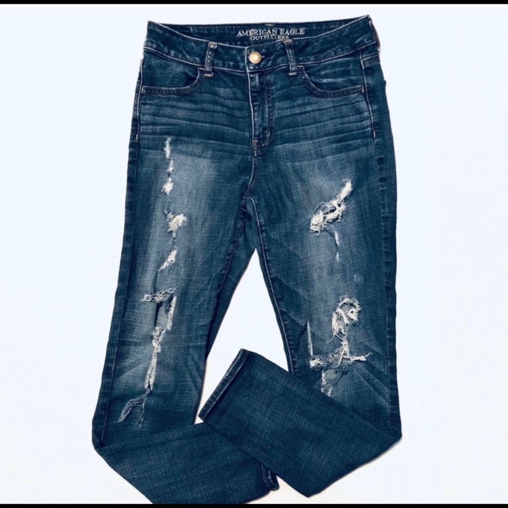 AEO high-rise jegging highly distressed size 10